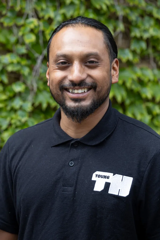 Senior youth worker